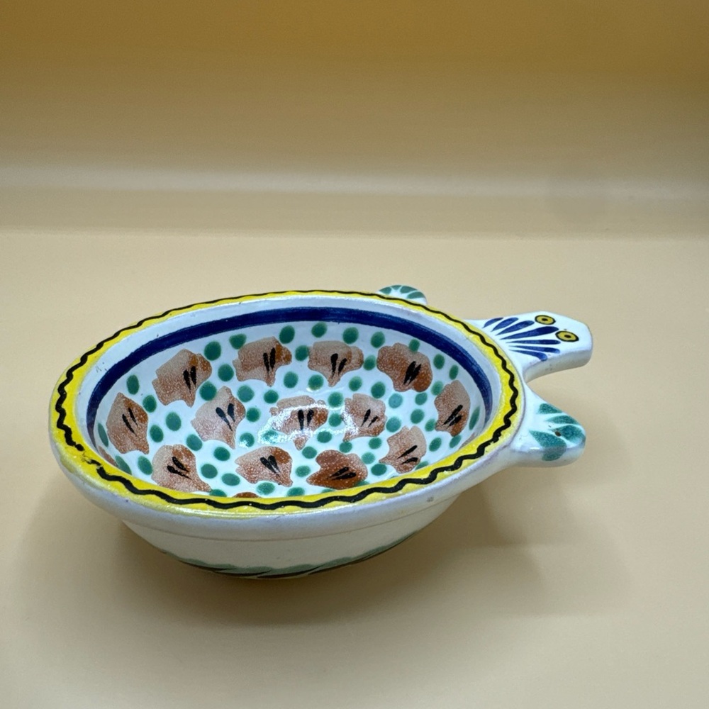 Unique Hand Made Painted Turtle Dish Mexico Pottery Signed 6" X 4" - Picture 4 of 9